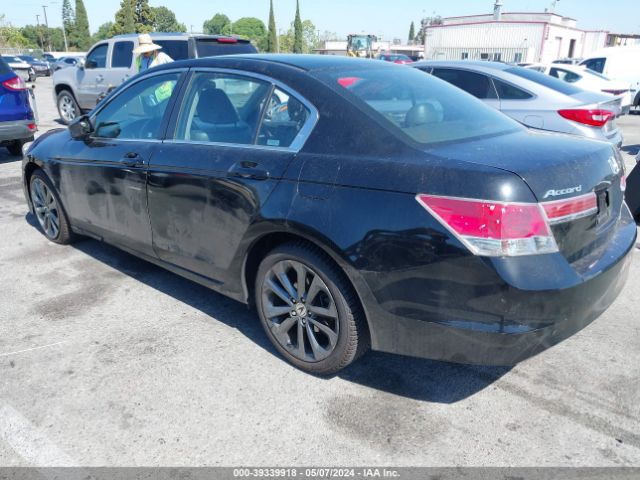 Photo 2 VIN: 1HGCP2F6XCA142176 - HONDA ACCORD 