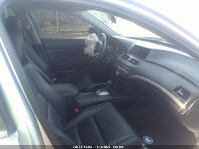 Photo 4 VIN: 1HGCP2F6XCA152979 - HONDA ACCORD SDN 