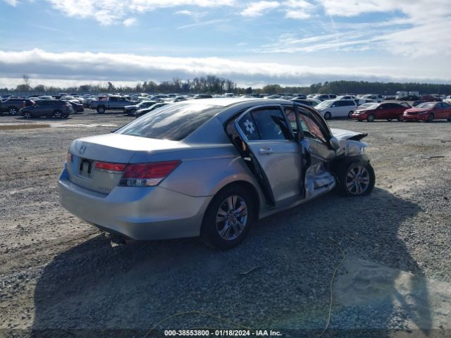 Photo 3 VIN: 1HGCP2F6XCA216227 - HONDA ACCORD 