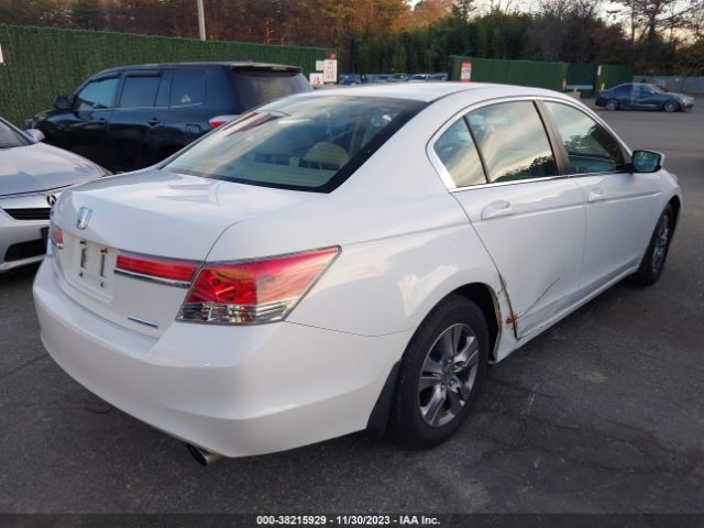 Photo 3 VIN: 1HGCP2F6XCA226143 - HONDA ACCORD 