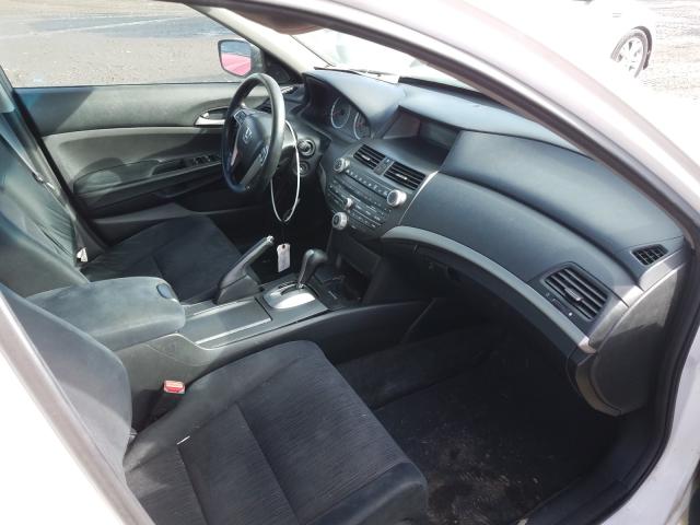 Photo 4 VIN: 1HGCP2F6XCA803401 - HONDA ACCORD SE 