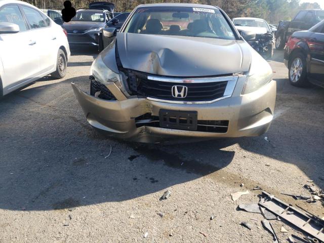 Photo 8 VIN: 1HGCP2F70AA007780 - HONDA ACCORD EX 