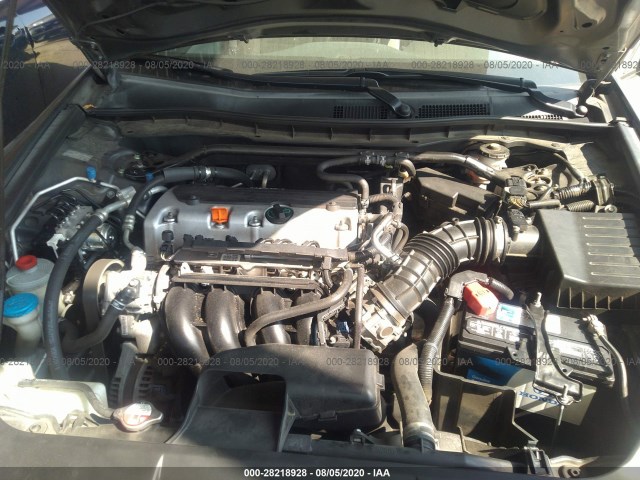 Photo 9 VIN: 1HGCP2F70AA051388 - HONDA ACCORD SDN 