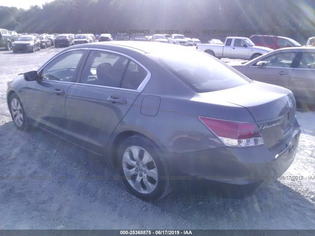 Photo 2 VIN: 1HGCP2F70AA086321 - HONDA ACCORD SDN 