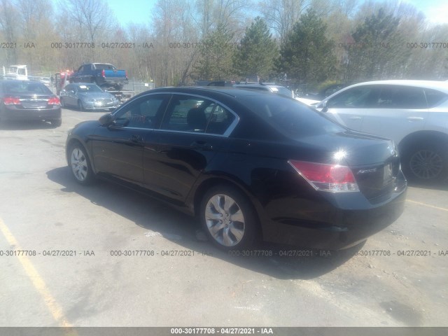 Photo 2 VIN: 1HGCP2F70AA141530 - HONDA ACCORD SDN 