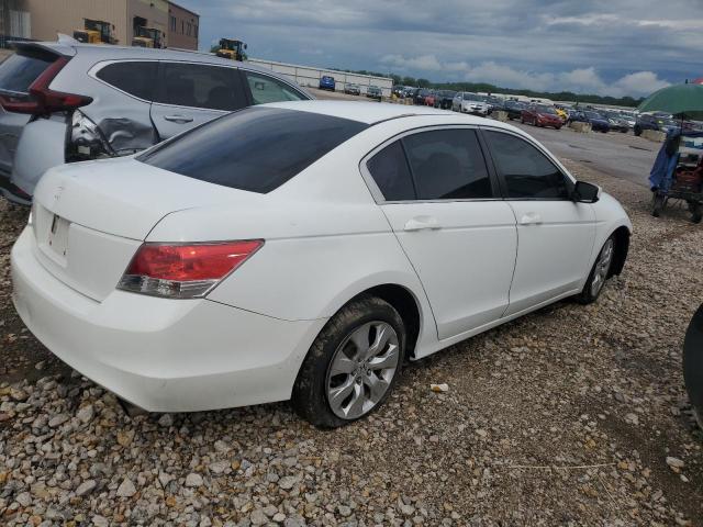 Photo 2 VIN: 1HGCP2F70AA169747 - HONDA ACCORD 