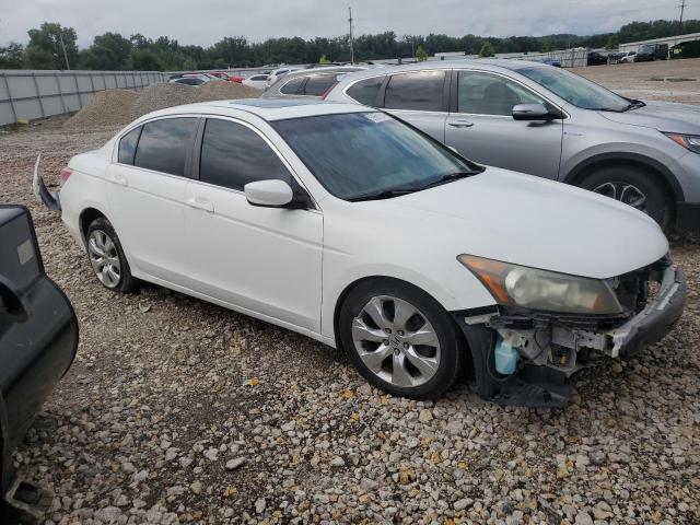 Photo 3 VIN: 1HGCP2F70AA169747 - HONDA ACCORD 