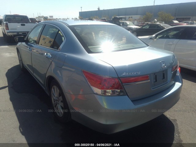 Photo 2 VIN: 1HGCP2F70BA036097 - HONDA ACCORD SDN 