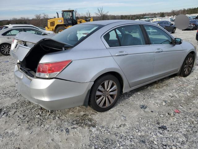 Photo 2 VIN: 1HGCP2F70BA067916 - HONDA ACCORD 