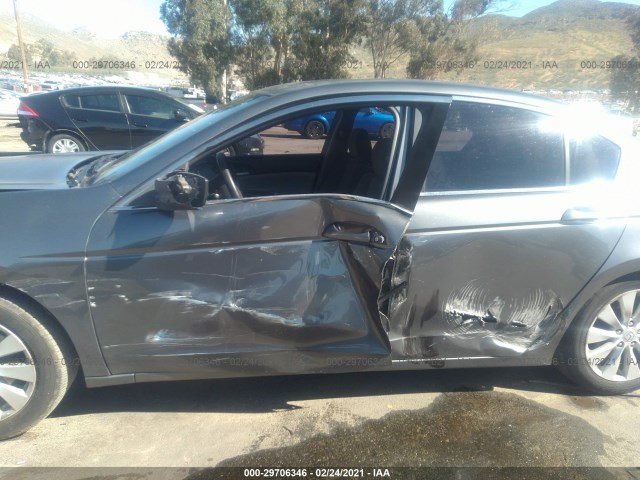 Photo 5 VIN: 1HGCP2F70BA073490 - HONDA ACCORD SDN 