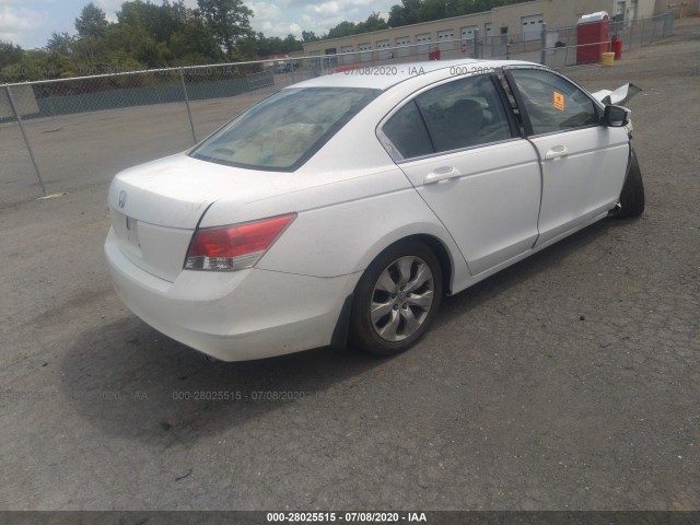 Photo 3 VIN: 1HGCP2F71AA008498 - HONDA ACCORD SDN 