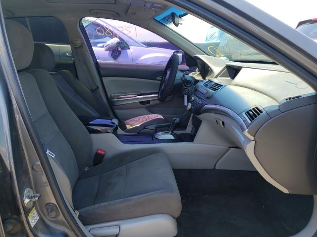 Photo 4 VIN: 1HGCP2F71AA068040 - HONDA ACCORD EX 