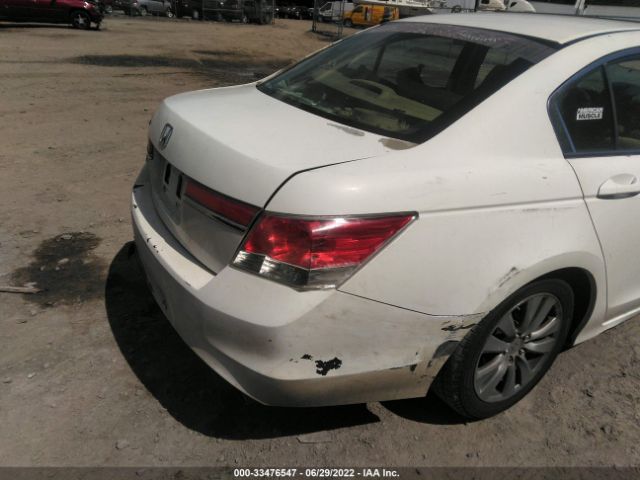 Photo 5 VIN: 1HGCP2F71BA034844 - HONDA ACCORD SDN 