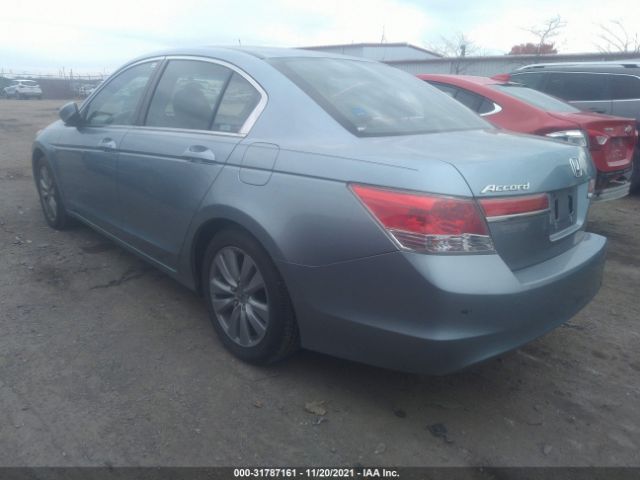 Photo 2 VIN: 1HGCP2F71BA052213 - HONDA ACCORD SDN 