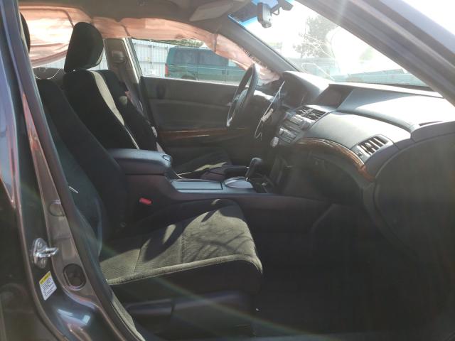 Photo 4 VIN: 1HGCP2F71BA081680 - HONDA ACCORD 