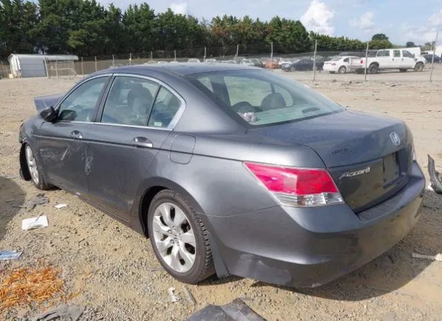 Photo 2 VIN: 1HGCP2F72AA133073 - HONDA ACCORD SDN 