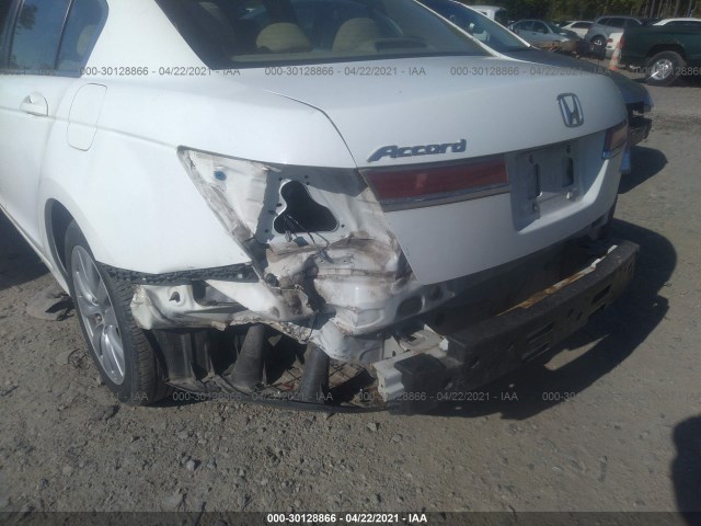 Photo 5 VIN: 1HGCP2F72BA006325 - HONDA ACCORD SDN 