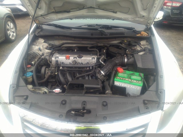 Photo 9 VIN: 1HGCP2F72BA065682 - HONDA ACCORD SDN 