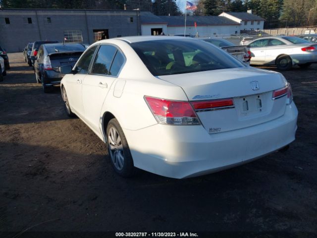 Photo 2 VIN: 1HGCP2F72BA076763 - HONDA ACCORD 