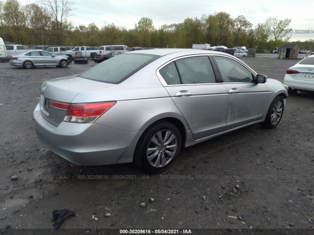 Photo 3 VIN: 1HGCP2F72BA140977 - HONDA ACCORD SDN 