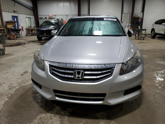 Photo 4 VIN: 1HGCP2F72CA027130 - HONDA ACCORD 