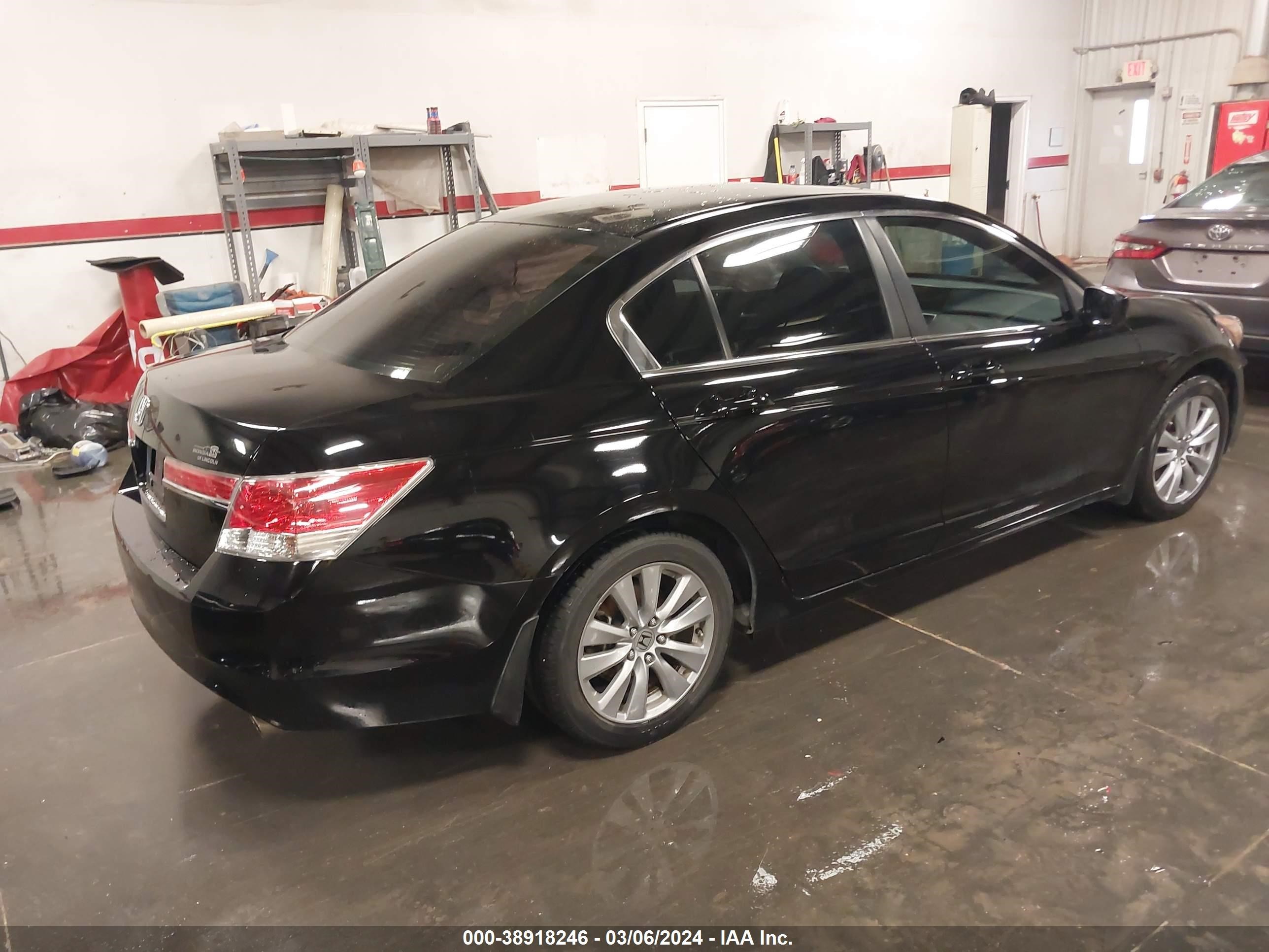 Photo 3 VIN: 1HGCP2F72CA232253 - HONDA ACCORD 