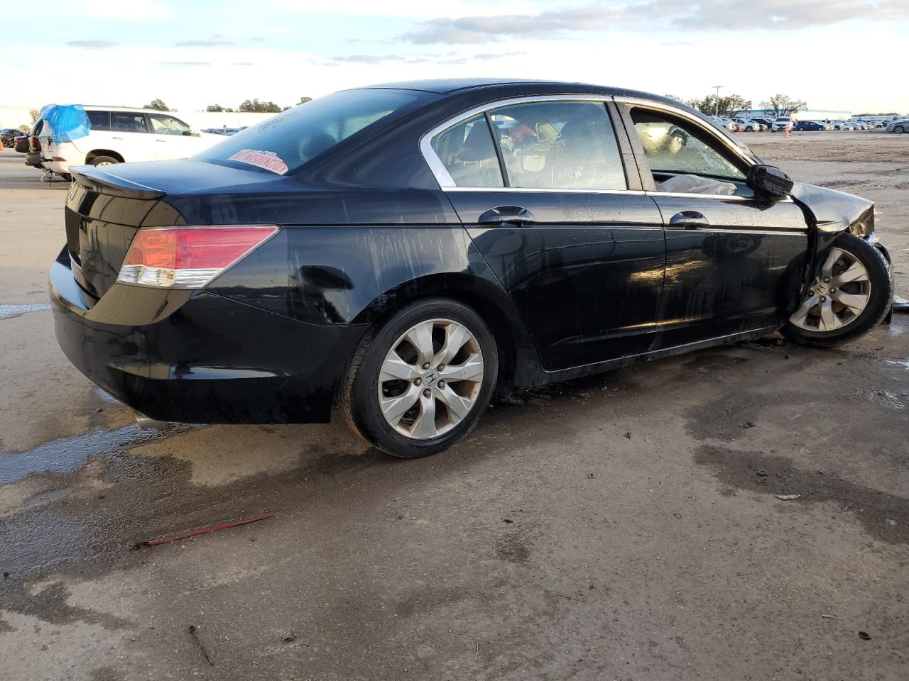 Photo 2 VIN: 1HGCP2F73AA088337 - HONDA ACCORD 