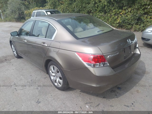 Photo 2 VIN: 1HGCP2F73AA126097 - HONDA ACCORD SDN 