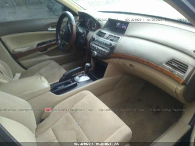 Photo 4 VIN: 1HGCP2F73AA152571 - HONDA ACCORD SDN 