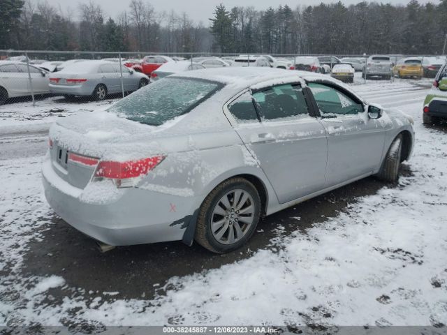 Photo 3 VIN: 1HGCP2F73BA122911 - HONDA ACCORD 