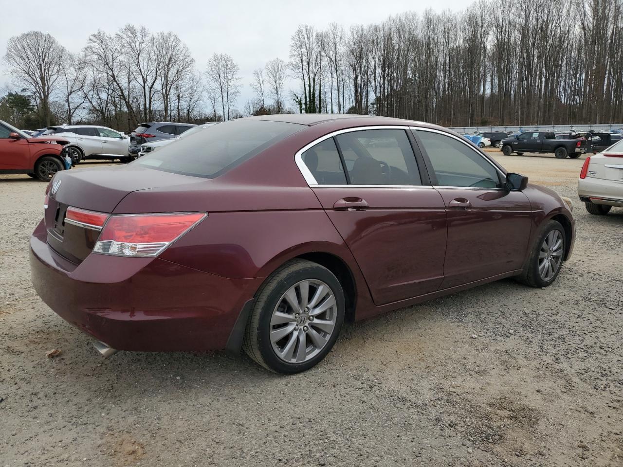 Photo 2 VIN: 1HGCP2F73BA151261 - HONDA ACCORD 