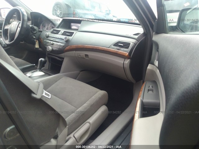 Photo 4 VIN: 1HGCP2F73CA168739 - HONDA ACCORD SDN 