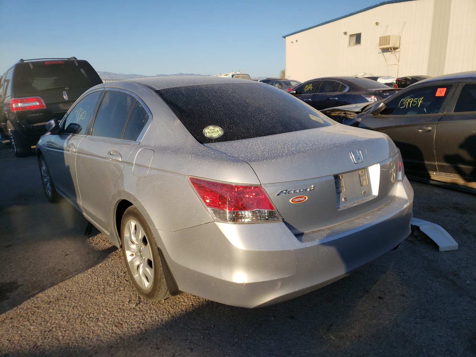 Photo 2 VIN: 1HGCP2F74AA004462 - HONDA ACCORD EX 