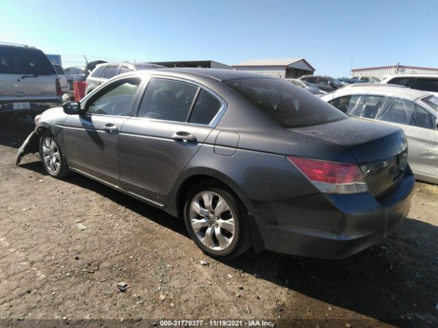 Photo 2 VIN: 1HGCP2F74AA106814 - HONDA ACCORD SDN 