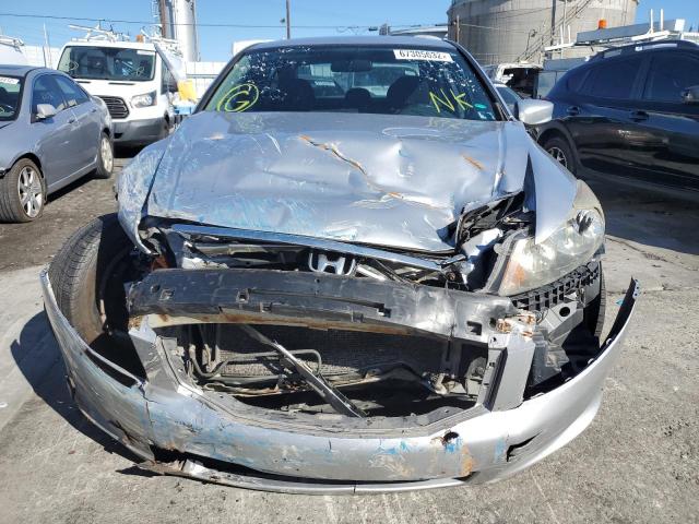 Photo 8 VIN: 1HGCP2F74AA108918 - HONDA ACCORD EX 