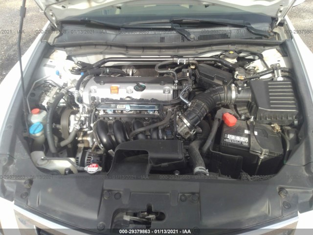 Photo 9 VIN: 1HGCP2F74AA163708 - HONDA ACCORD SDN 