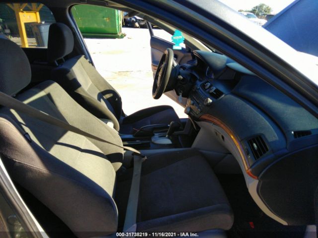 Photo 4 VIN: 1HGCP2F74BA020758 - HONDA ACCORD SDN 