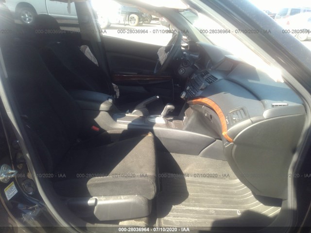 Photo 4 VIN: 1HGCP2F74BA105731 - HONDA ACCORD SDN 