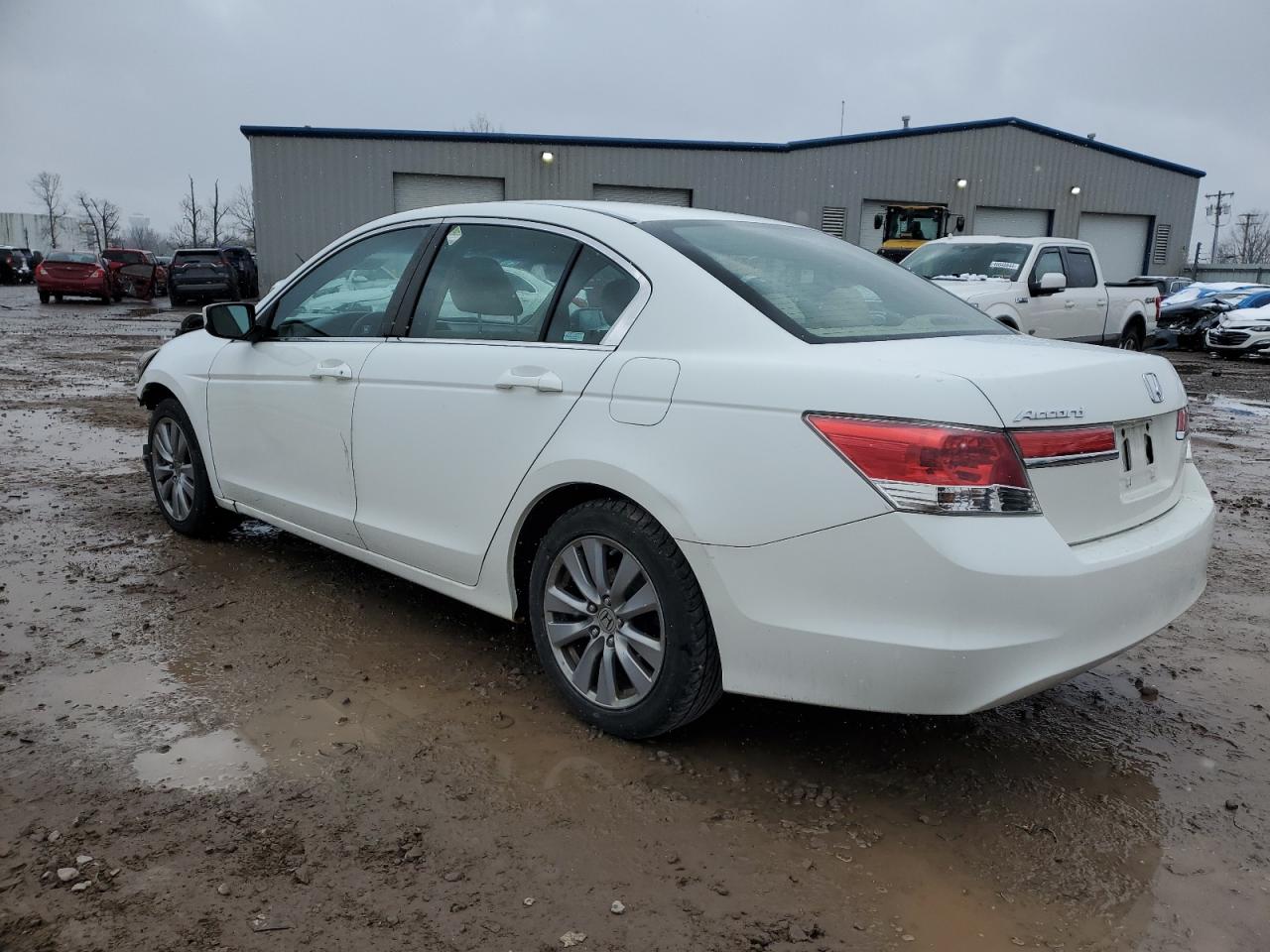 Photo 1 VIN: 1HGCP2F74BA136865 - HONDA ACCORD 