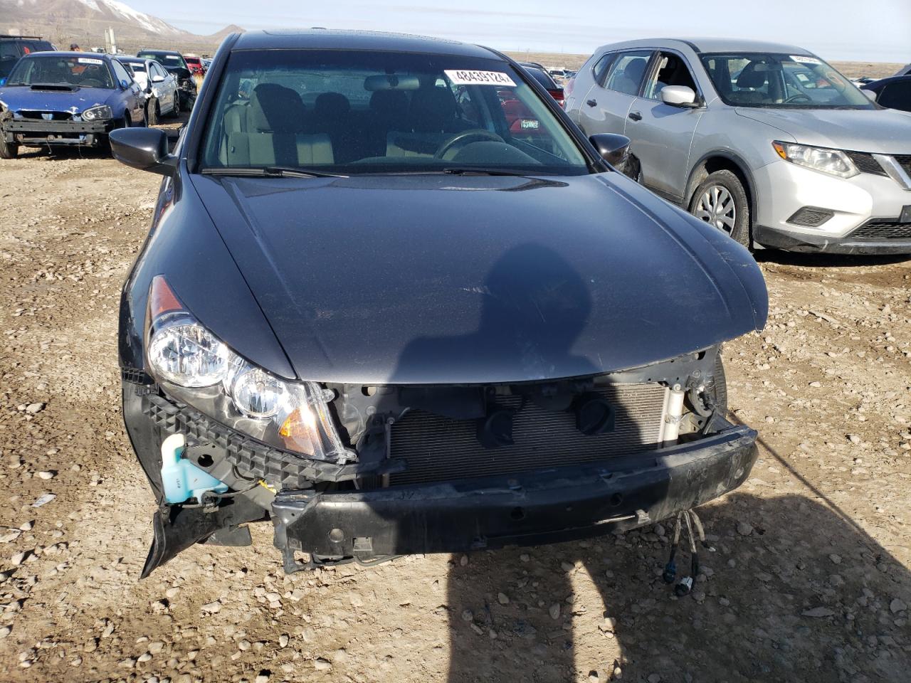 Photo 4 VIN: 1HGCP2F74BA146912 - HONDA ACCORD 