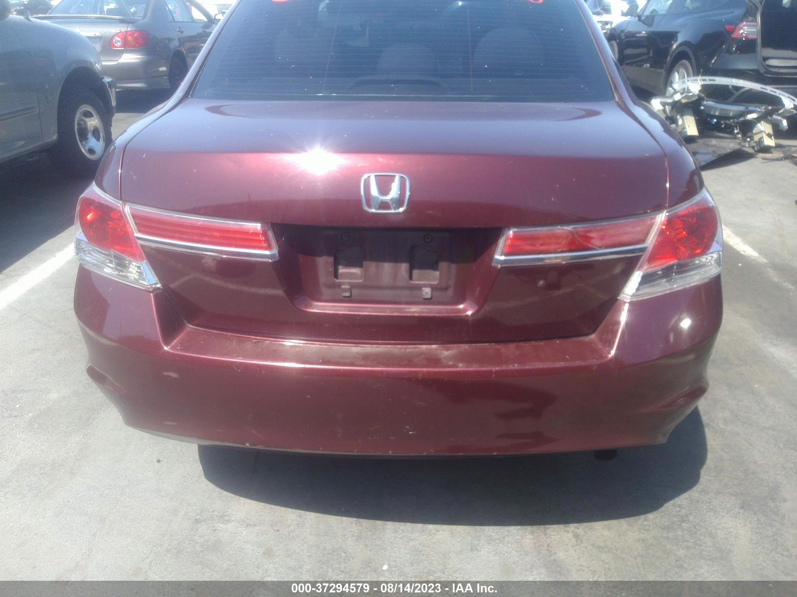 Photo 16 VIN: 1HGCP2F74CA150797 - HONDA ACCORD 