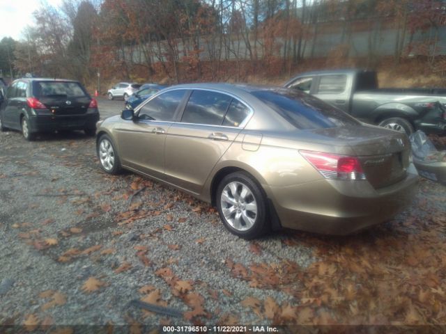 Photo 2 VIN: 1HGCP2F75AA103114 - HONDA ACCORD SDN 