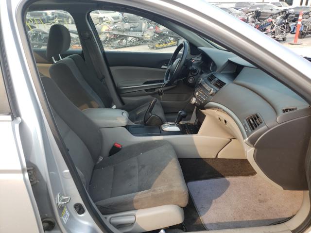 Photo 4 VIN: 1HGCP2F75AA106627 - HONDA ACCORD EX 