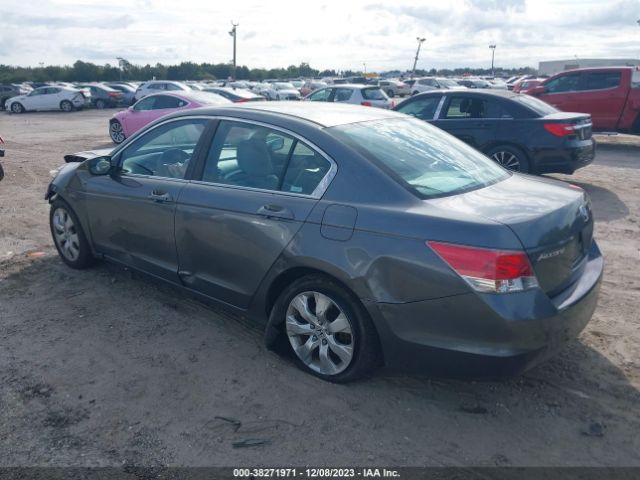 Photo 2 VIN: 1HGCP2F75AA116428 - HONDA ACCORD SDN 