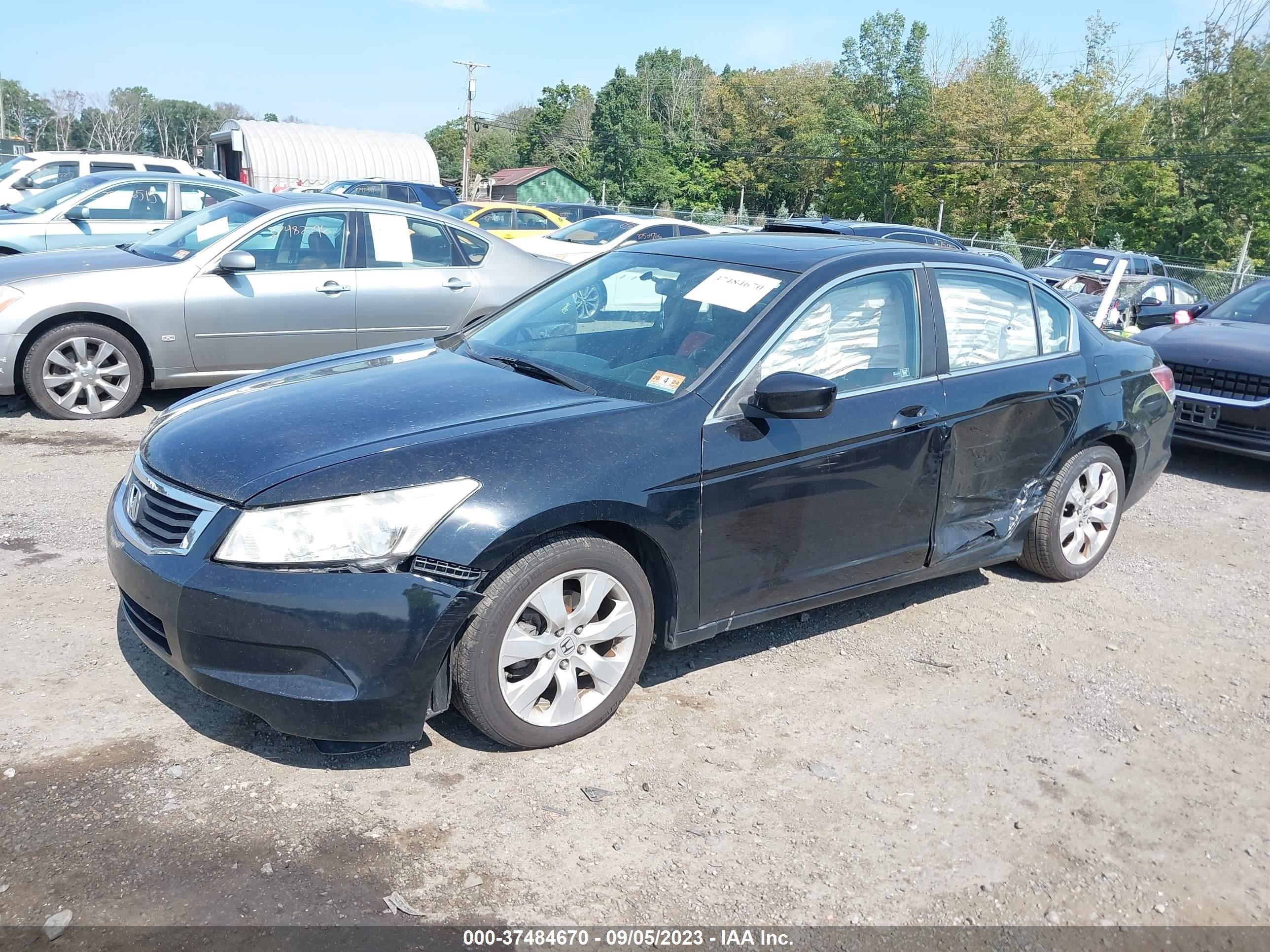 Photo 1 VIN: 1HGCP2F75AA141541 - HONDA ACCORD 