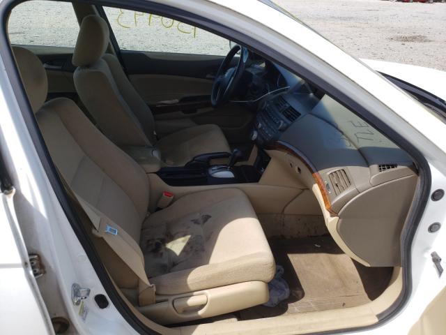 Photo 4 VIN: 1HGCP2F75AA180047 - HONDA ACCORD EX 