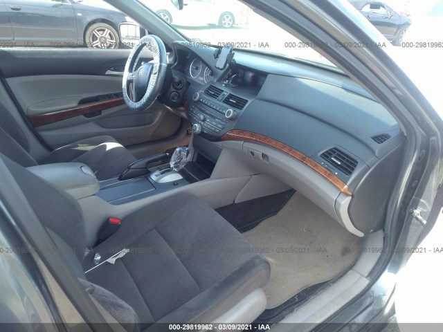 Photo 4 VIN: 1HGCP2F75BA005248 - HONDA ACCORD SDN 