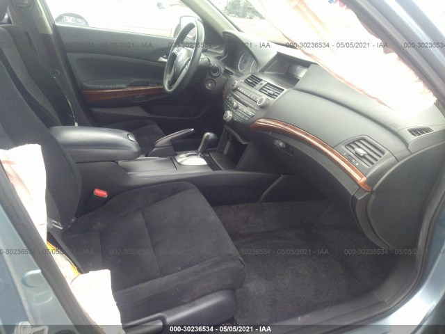 Photo 4 VIN: 1HGCP2F75BA028156 - HONDA ACCORD SDN 