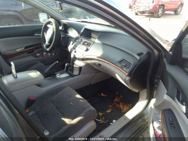 Photo 4 VIN: 1HGCP2F75BA030876 - HONDA ACCORD SDN 