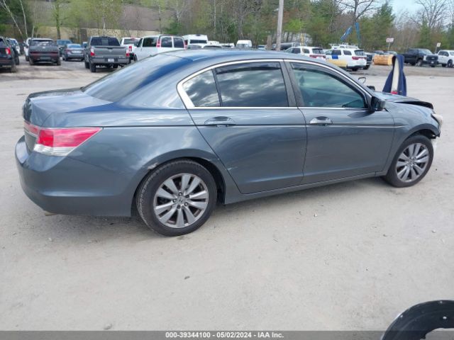 Photo 3 VIN: 1HGCP2F75BA051629 - HONDA ACCORD 